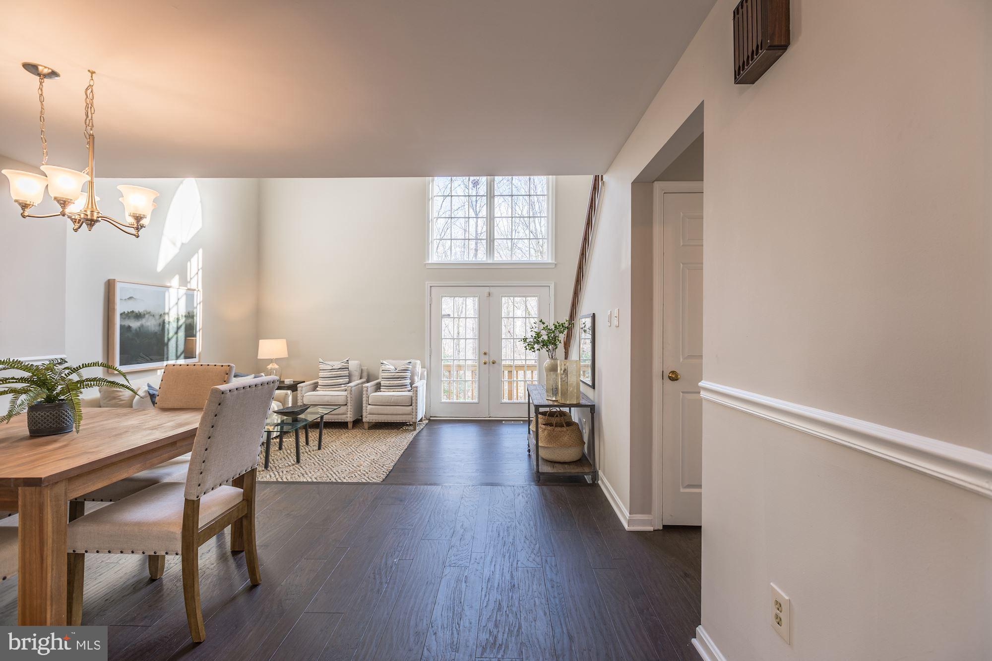 7409 Ridge Oak Court Springfield, VA 22153 - Photo 5 of 39 Dining / Living