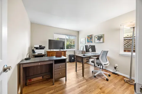 $1,250,000 | 218 Windsor Drive, Petaluma, CA 94952