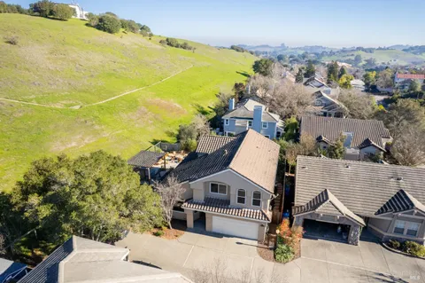 $1,250,000 | 218 Windsor Drive, Petaluma, CA 94952