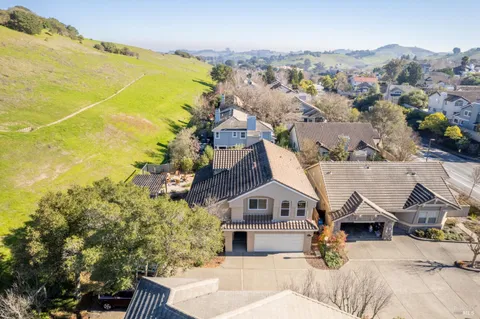 $1,250,000 | 218 Windsor Drive, Petaluma, CA 94952
