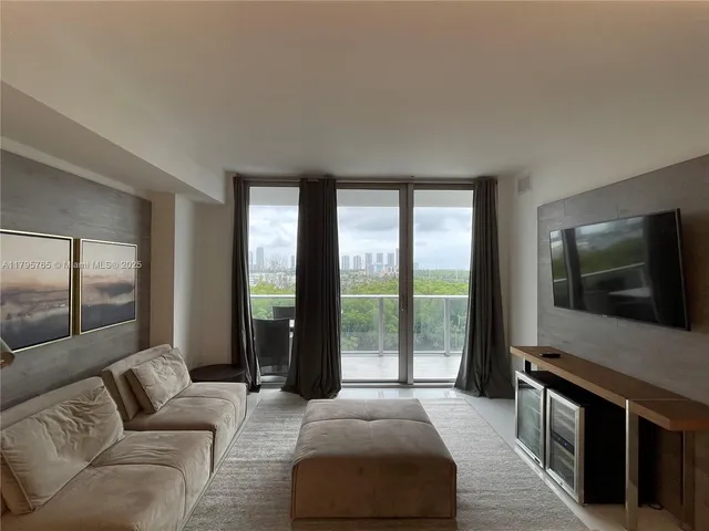 $3,950 | Western Eastern Shores, North Miami Beach, FL 33160