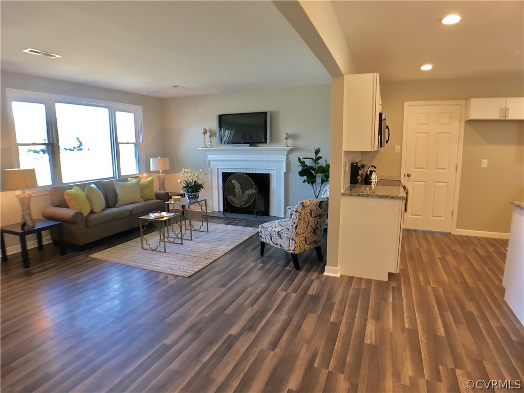 201 Meadowspring Road Richmond, VA 23223 - Photo 3 of 32 Gallery Image 3