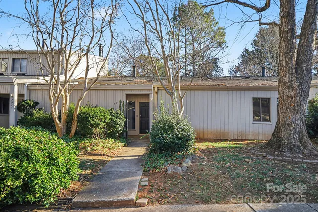$275,000 | 7913 Horse Chestnut Lane, Charlotte, NC 28277