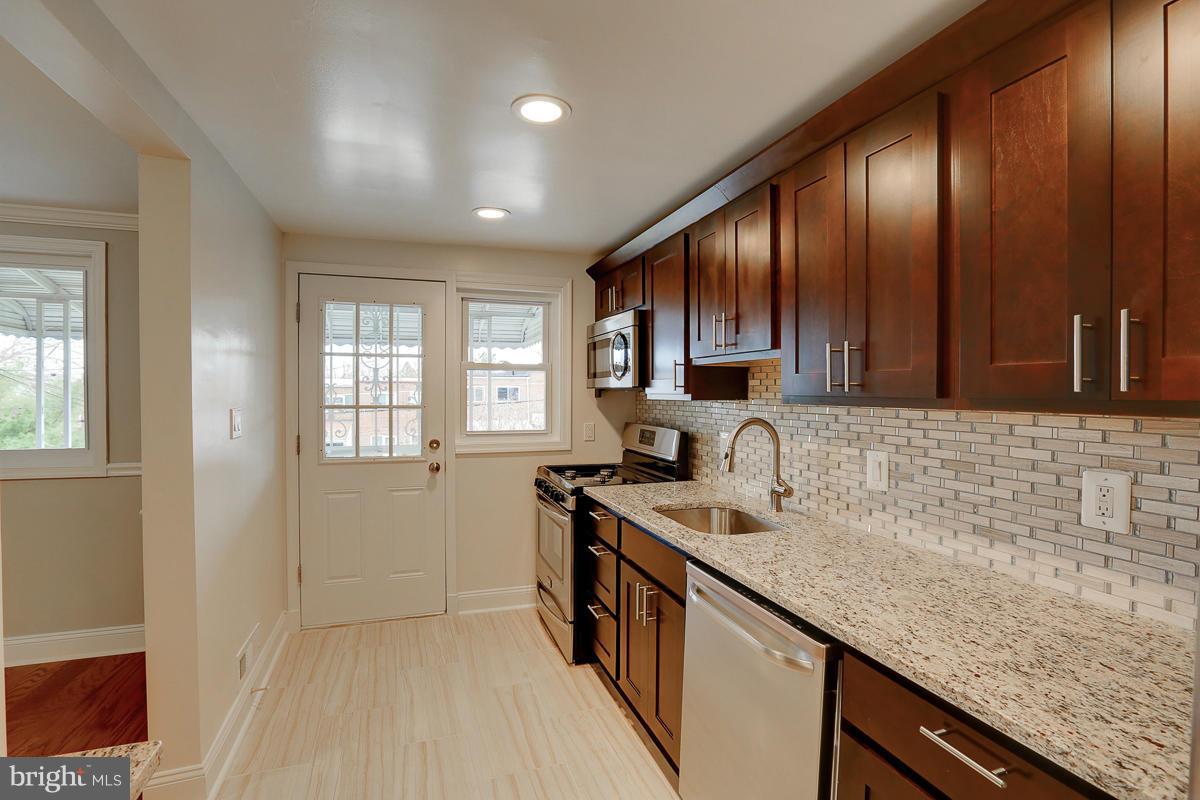1331 Halstead Road Baltimore, MD 21234 - Photo 14 of 27 Kitchen