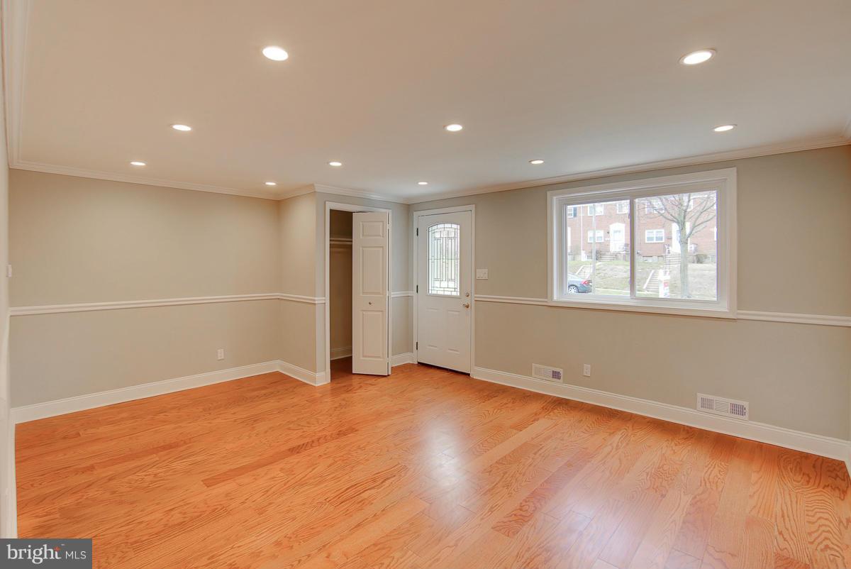 1331 Halstead Road Baltimore, MD 21234 - Photo 3 of 27 Living Room