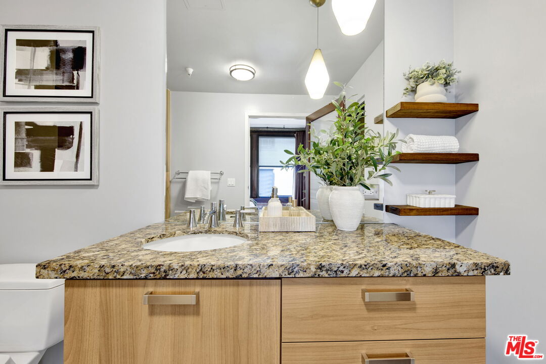 460 South Spring Street, Unit 1110 Los Angeles, CA 90013 - Photo 19 of 25