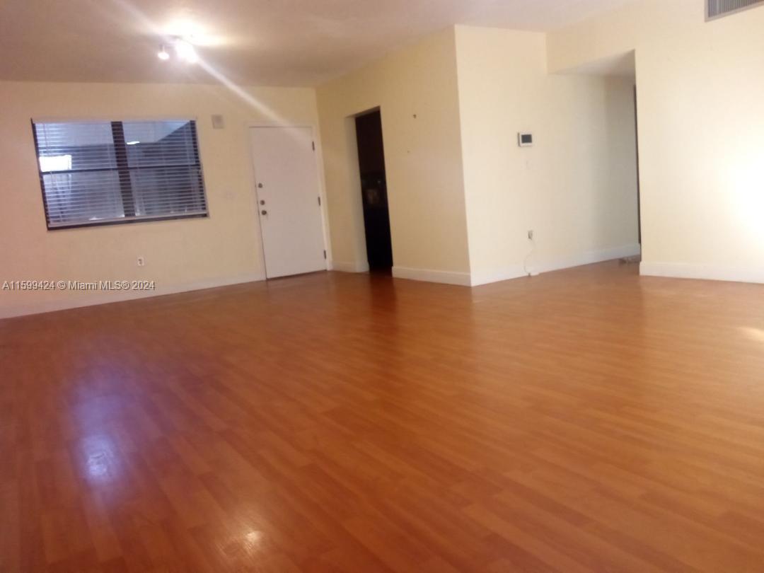 461 Ives Dairy Road, Unit 2022 Miami, FL 33179 - Photo 4 of 13 Gallery Image 4