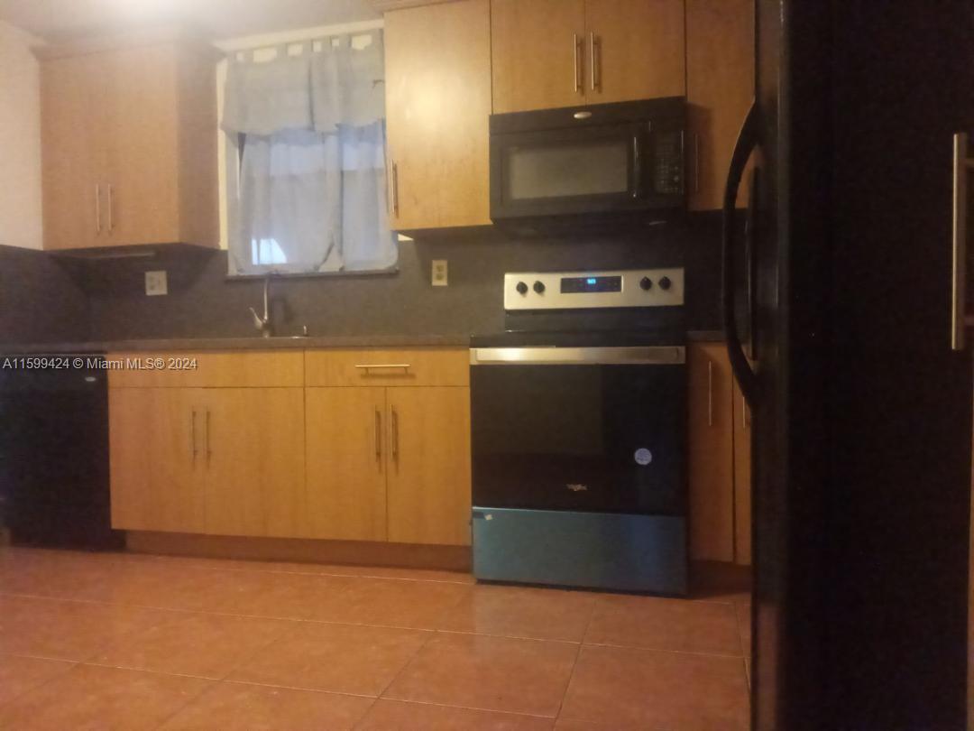 461 Ives Dairy Road, Unit 2022 Miami, FL 33179 - Photo 10 of 13 Gallery Image 10