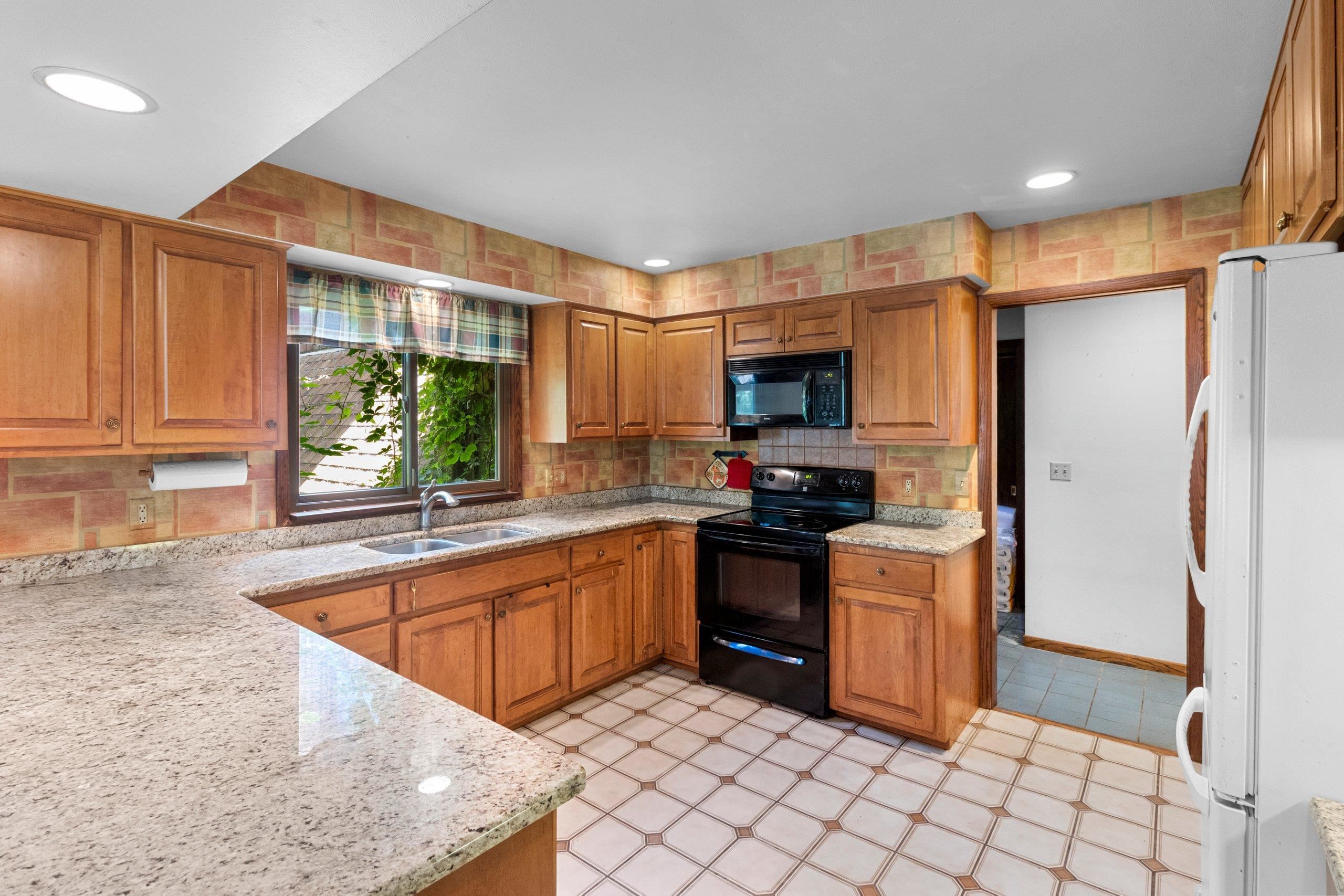 200 Lake Road Menasha, WI 54952 - Photo 18 of 87