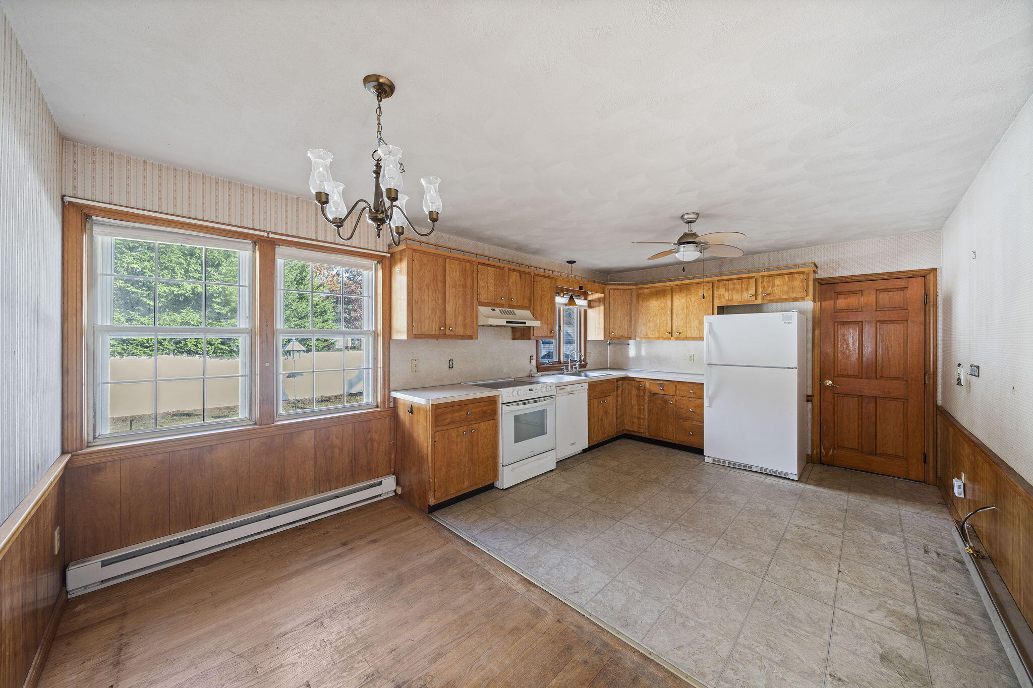 10 Upton Road South Yarmouth, MA 02664 - Photo 4 of 41 Kitchen