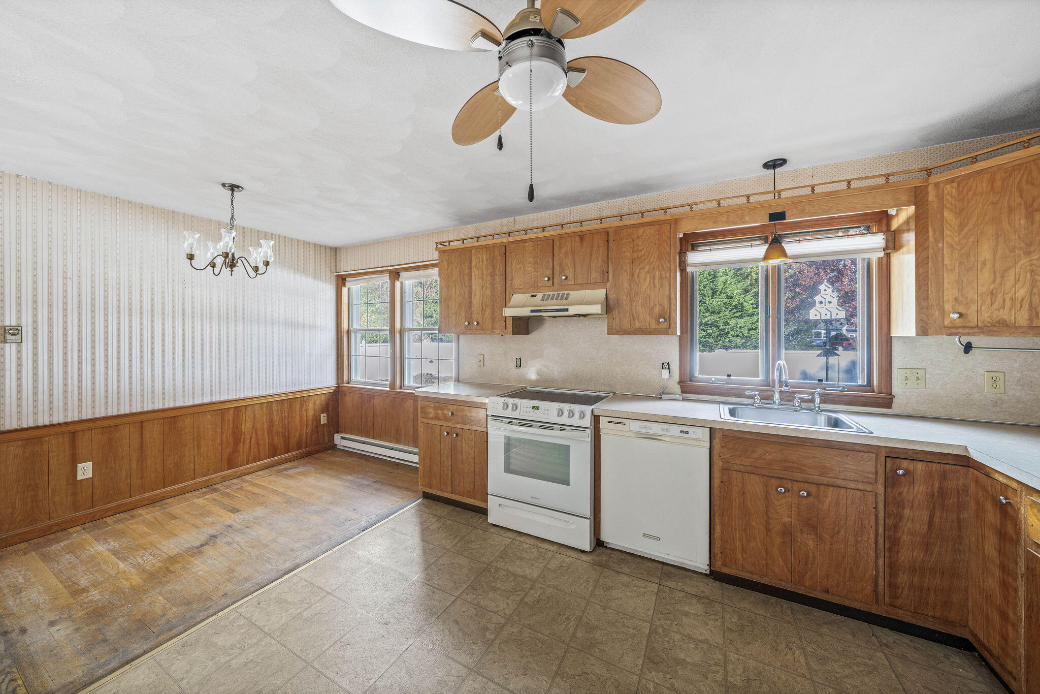 10 Upton Road South Yarmouth, MA 02664 - Photo 7 of 41 Kitchen