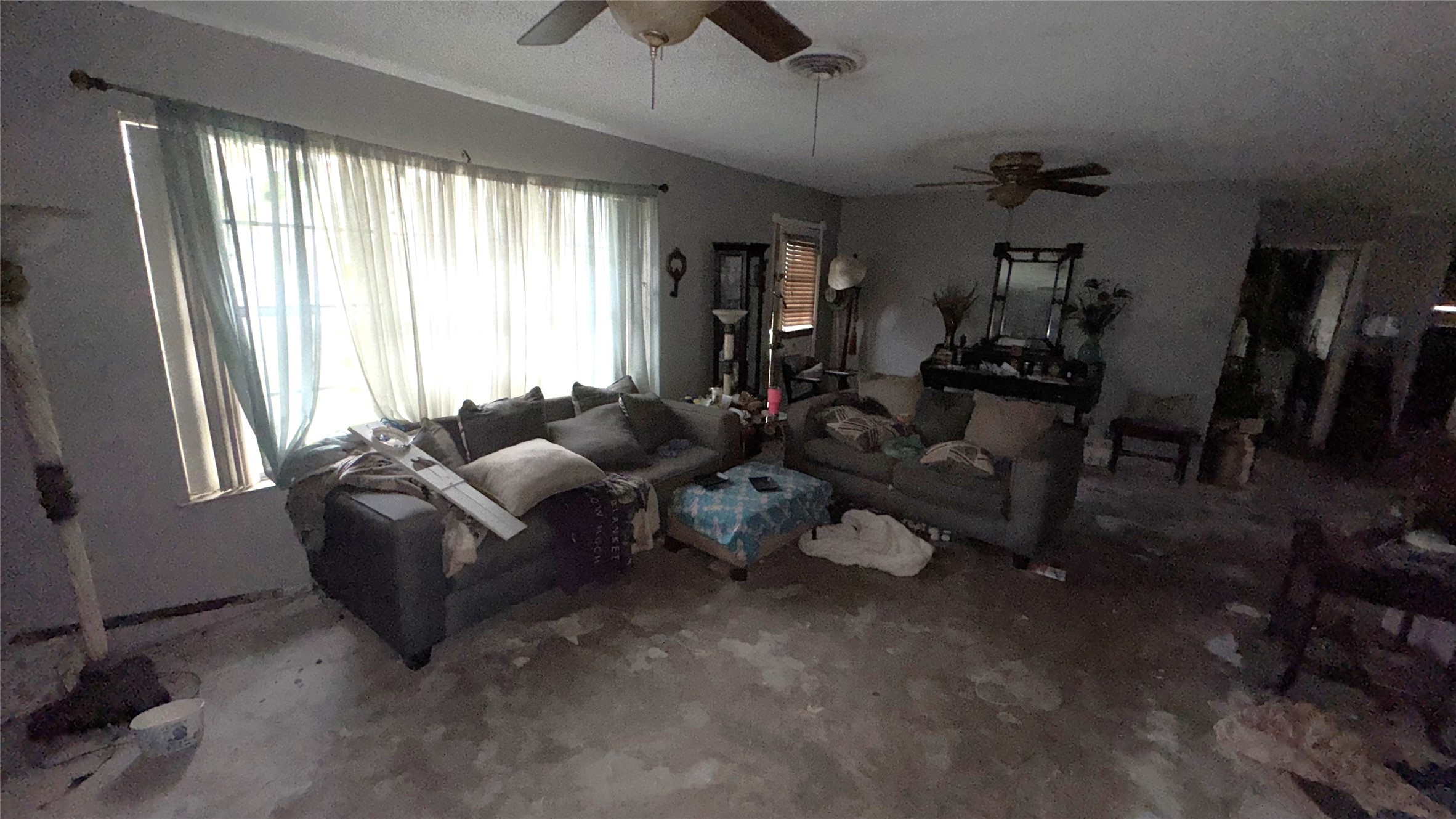 1111 Avenue B Sweeny, TX 77480 - Photo 4 of 17 a living room with furniture and a window