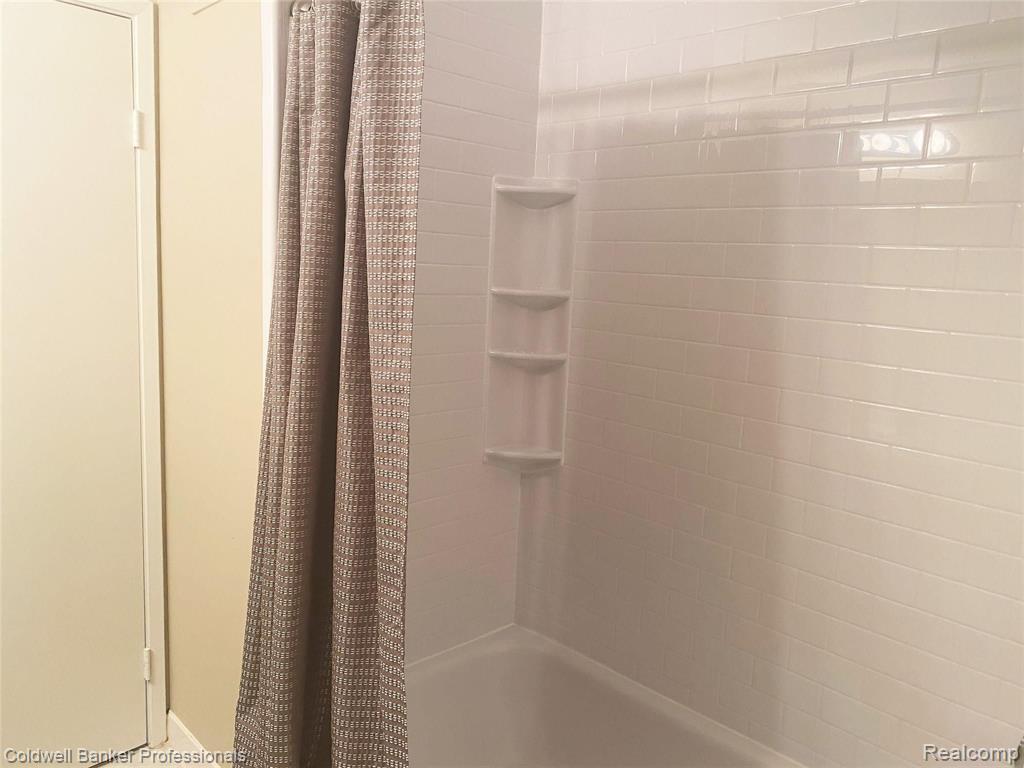 32292 West 12 Mile Road, Unit 38 Farmington Hills, MI 48334 - Photo 13 of 22