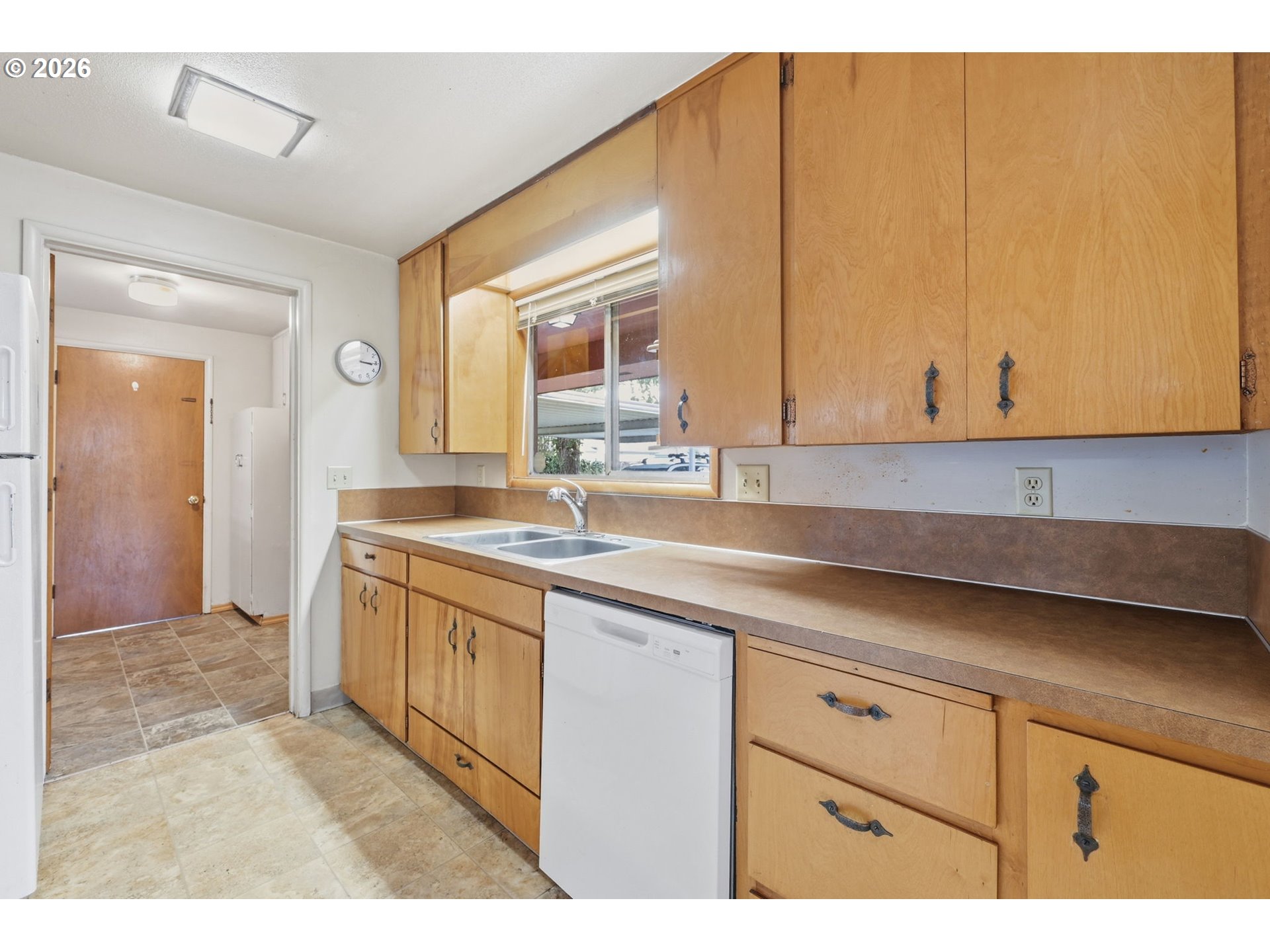 885 Aspen Street Springfield, OR 97477 - Photo 13 of 33