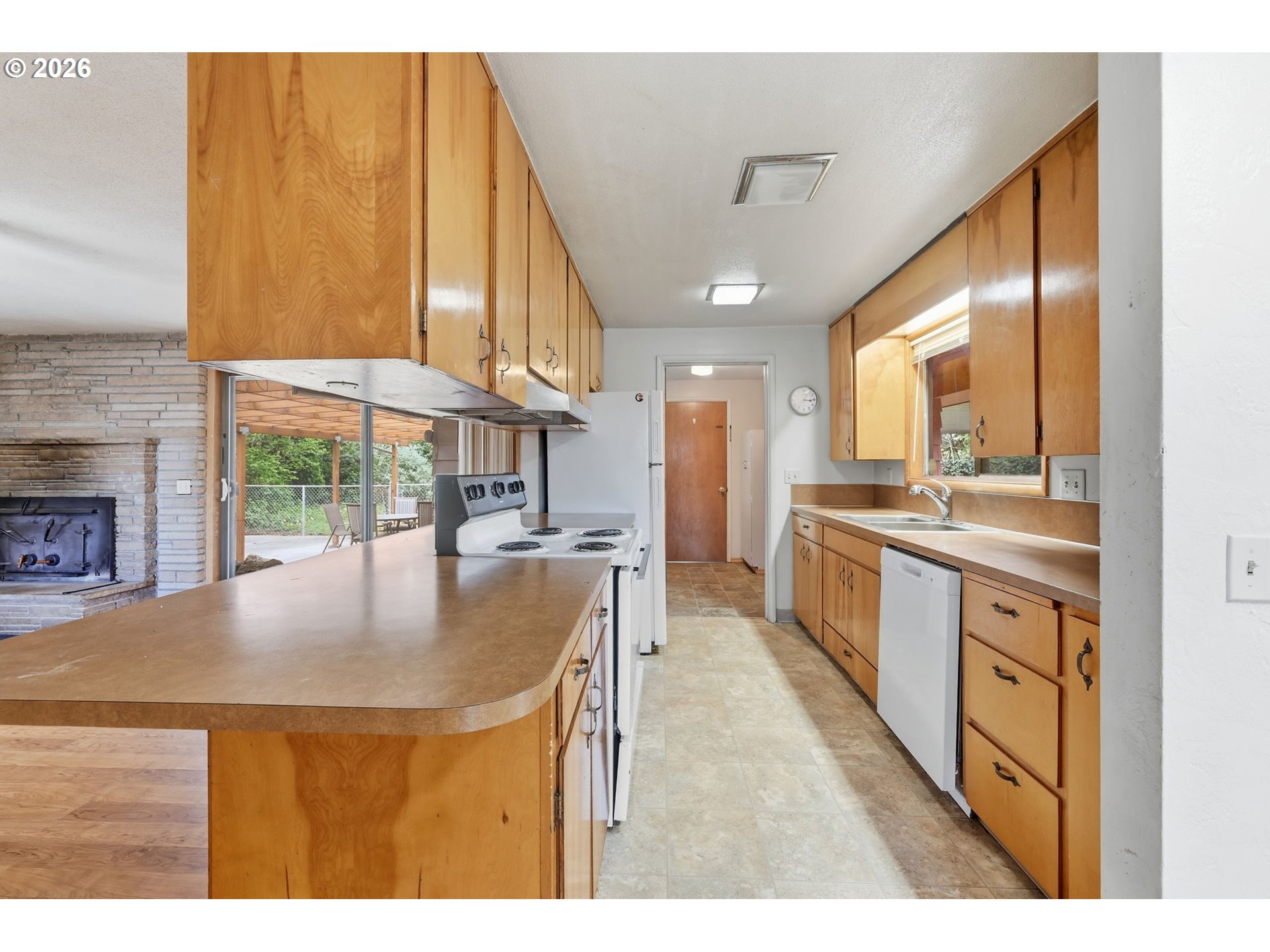 885 Aspen Street Springfield, OR 97477 - Photo 19 of 33