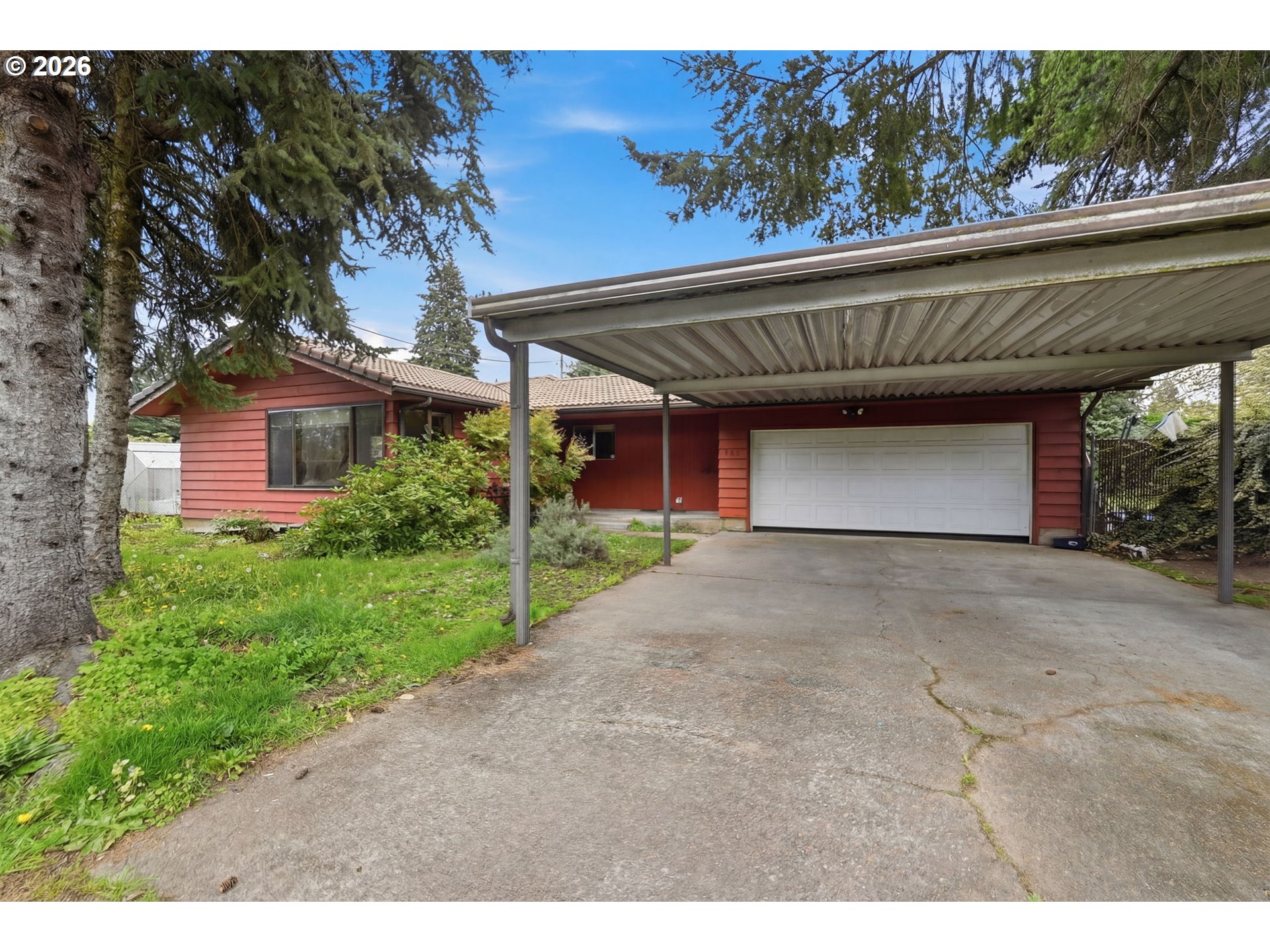 885 Aspen Street Springfield, OR 97477 - Photo 3 of 33