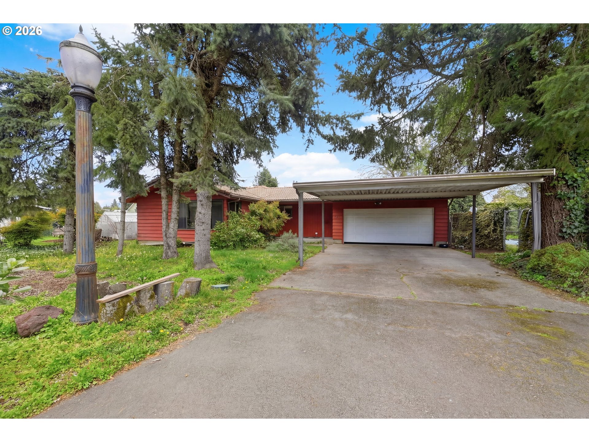 885 Aspen Street Springfield, OR 97477 - Photo 4 of 33