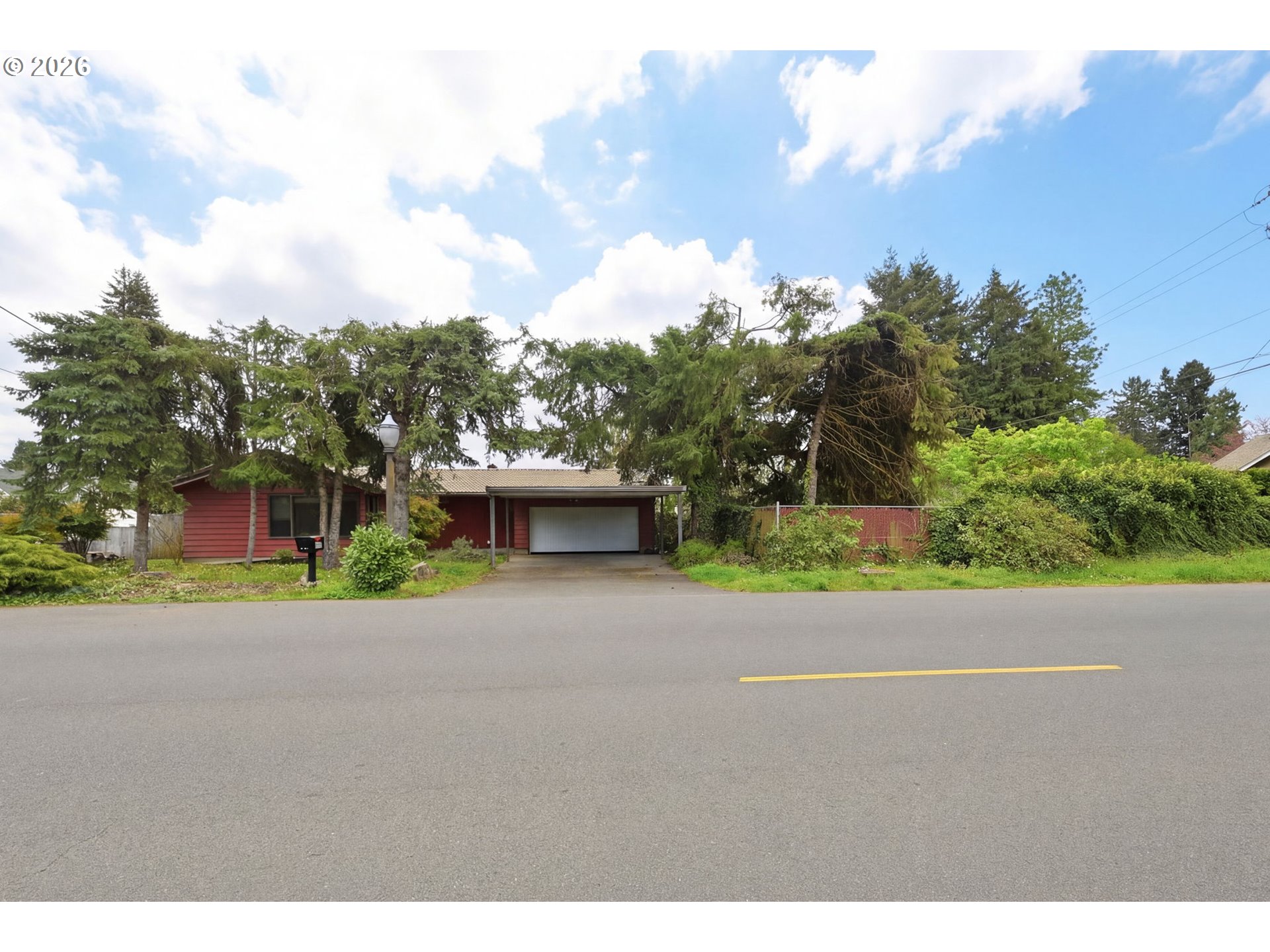 885 Aspen Street Springfield, OR 97477 - Photo 5 of 33