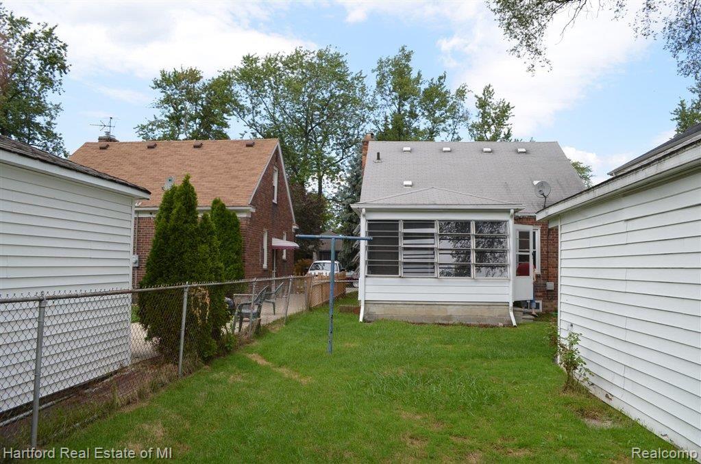 1149 Harvard Road Berkley, MI 48072 - Photo 19 of 24 Fenced Yard