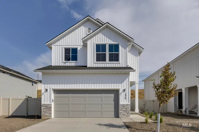 $379,990 | 224 Moose Street, Horseshoe Bend, ID 83629