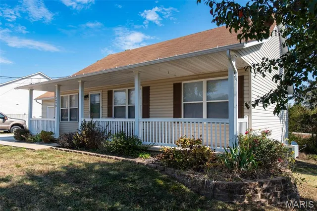 $239,900 | 1420 Sandpiper Drive, St. Clair, MO 63077