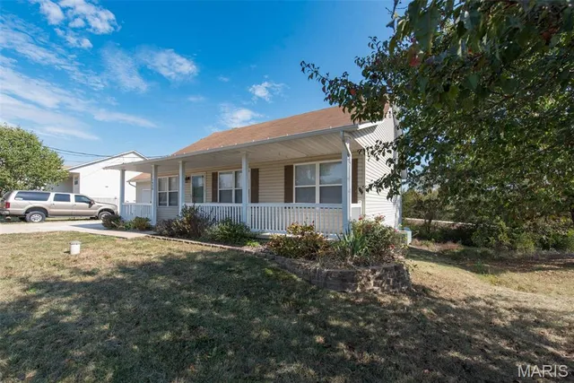$239,900 | 1420 Sandpiper Drive, St. Clair, MO 63077