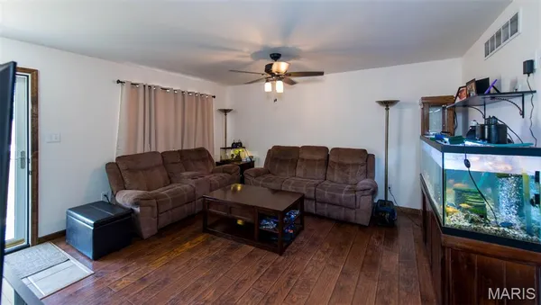 $239,900 | 1420 Sandpiper Drive, St. Clair, MO 63077