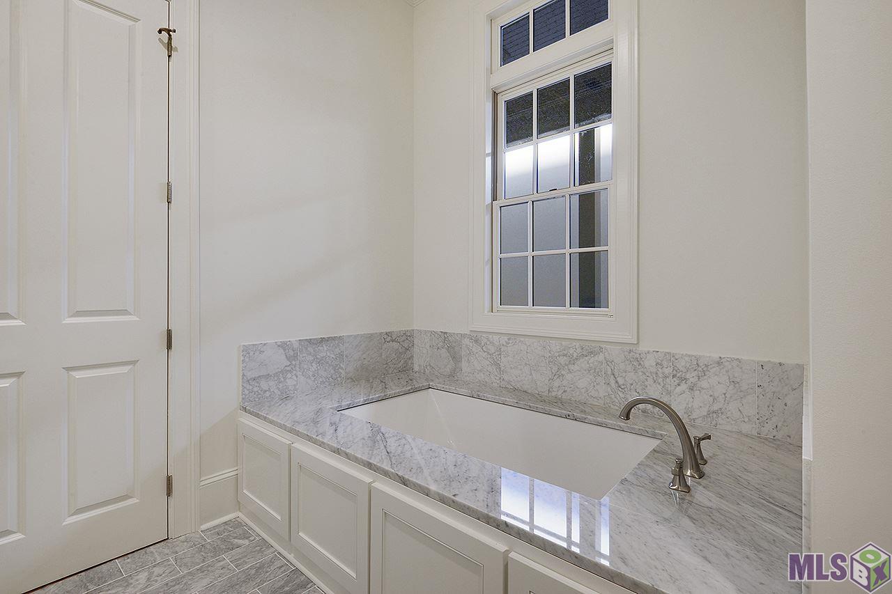 2276 Perkins Lane Baton Rouge, LA 70808 - Photo 13 of 17 Gallery Image 13