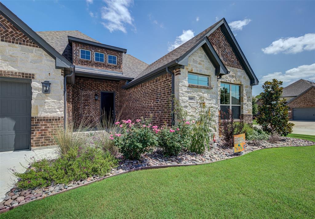3009 West Wind Court Decatur, TX 76234 - Photo 2 of 35