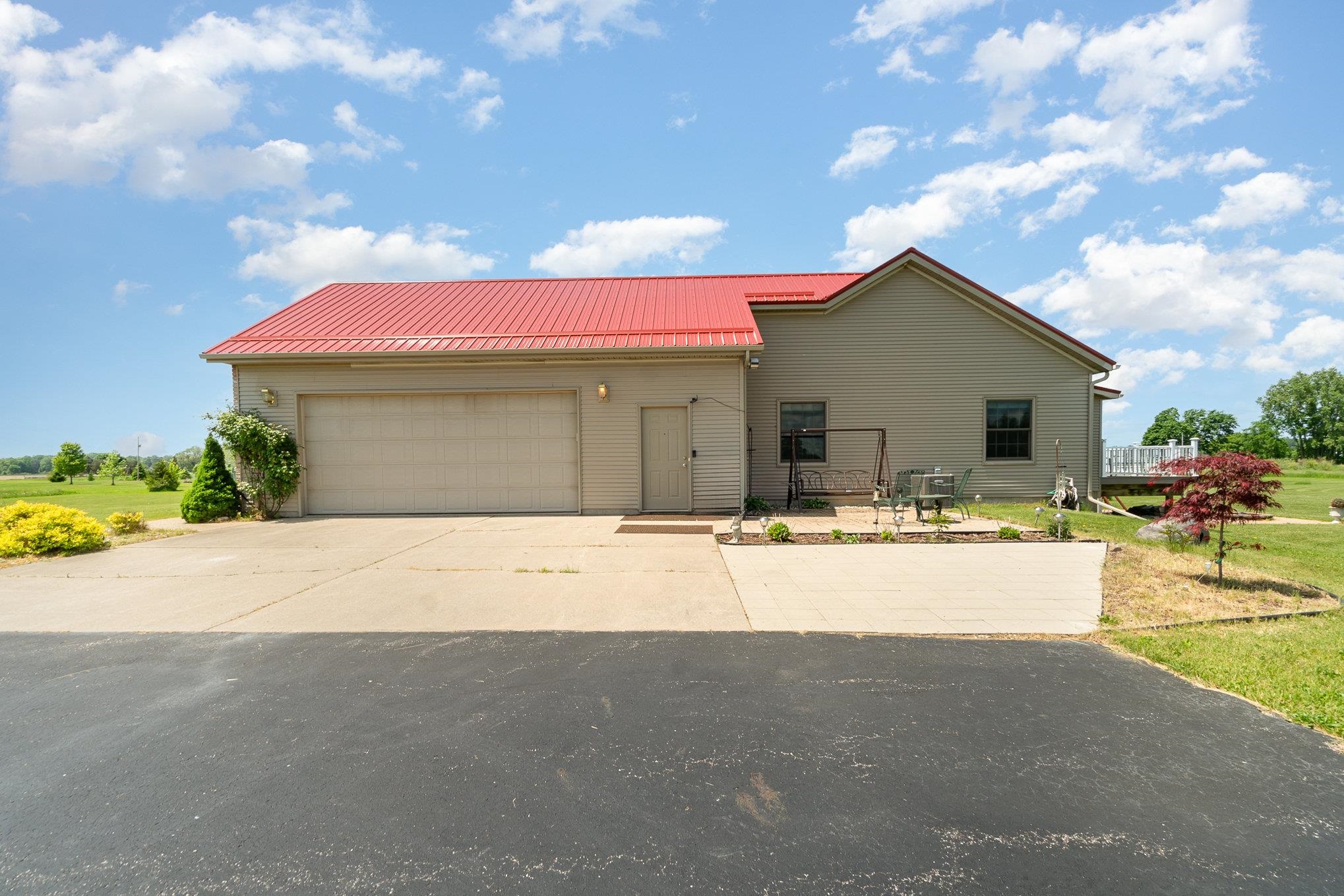 565 East Shaffer Road Hope, MI 48628 - Photo 2 of 39