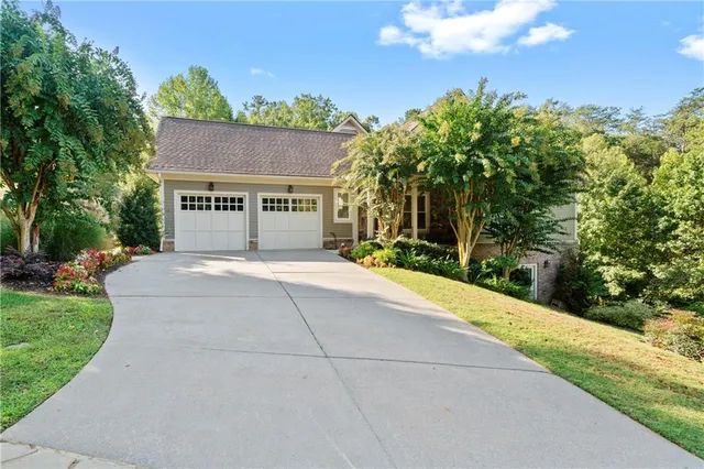 $989,000 | 11 York Trace Southeast, Cartersville, GA 30121