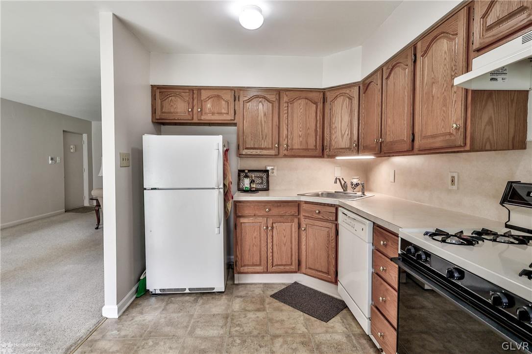 1575 Creekside Road, Unit A 8 Whitehall, PA 18052 - Photo 17 of 50 Gallery Image 17