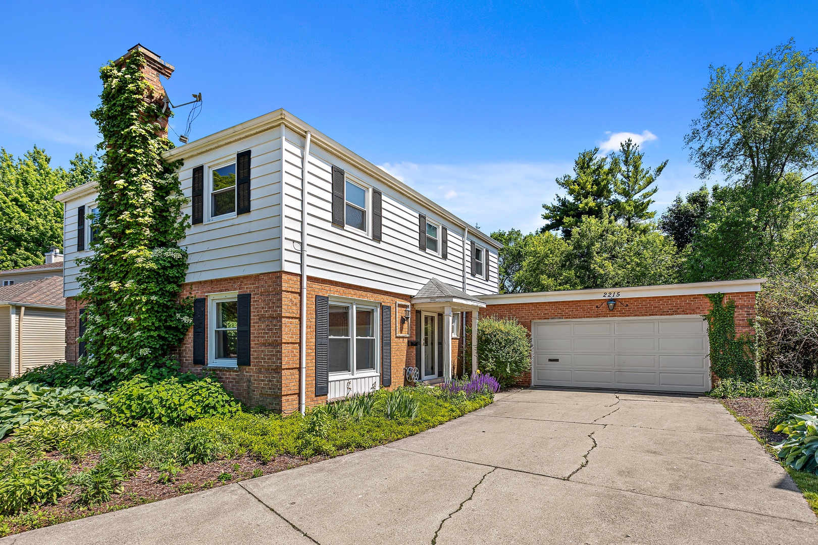 2215 Crestview Lane Wilmette, IL 60091 - Photo 1 of 17