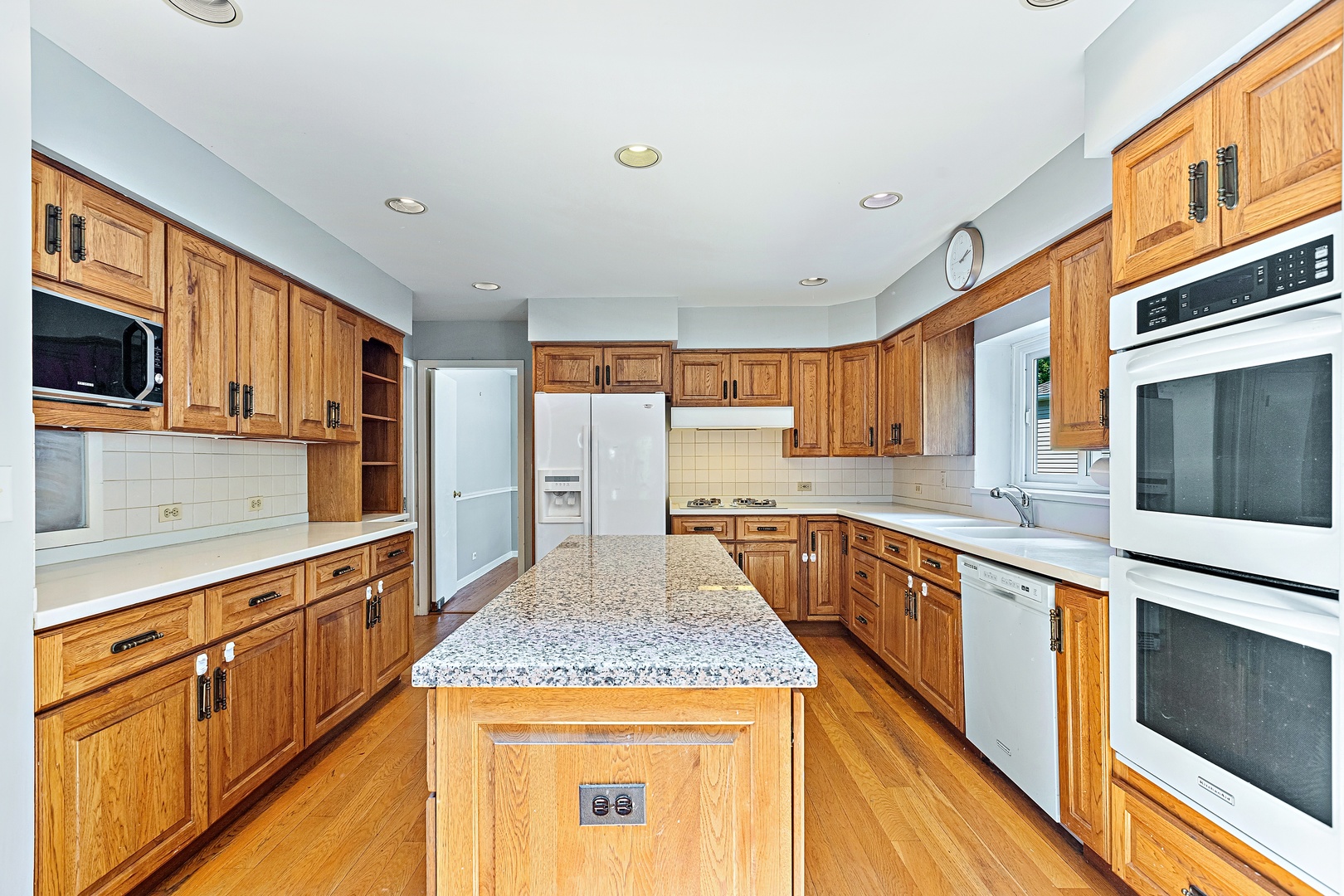 2215 Crestview Lane Wilmette, IL 60091 - Photo 4 of 17