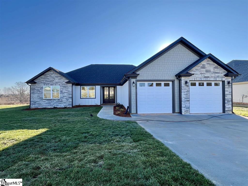 633 Berry Road Boiling Springs, SC 29316 - Photo 1 of 20