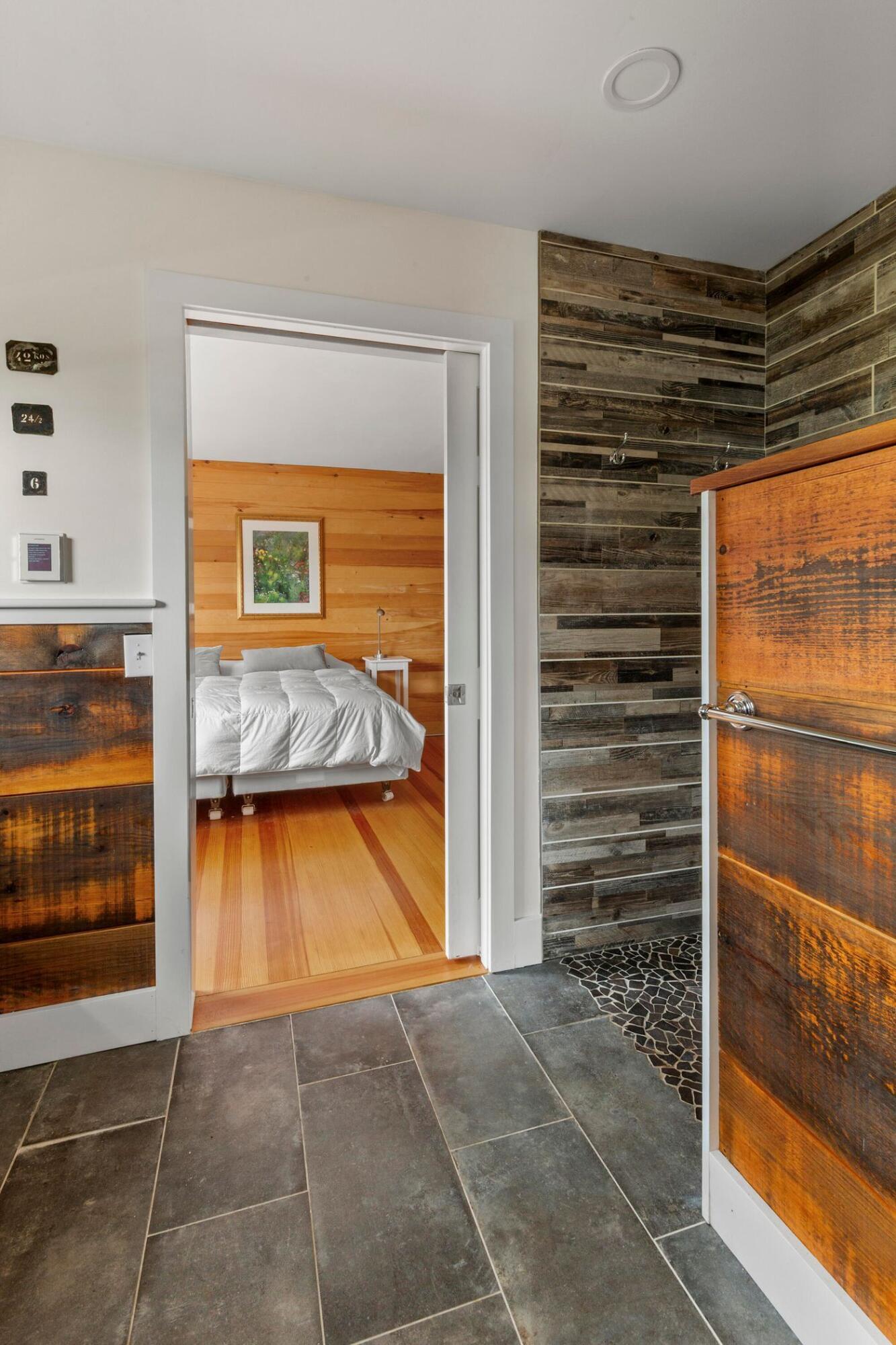 14 Kingsbury Point Vinalhaven, ME 04863 - Photo 11 of 33 W12-ME2878_12