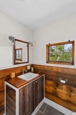 $2,750,000 | 14 Kingsbury Point, Vinalhaven, ME 04863