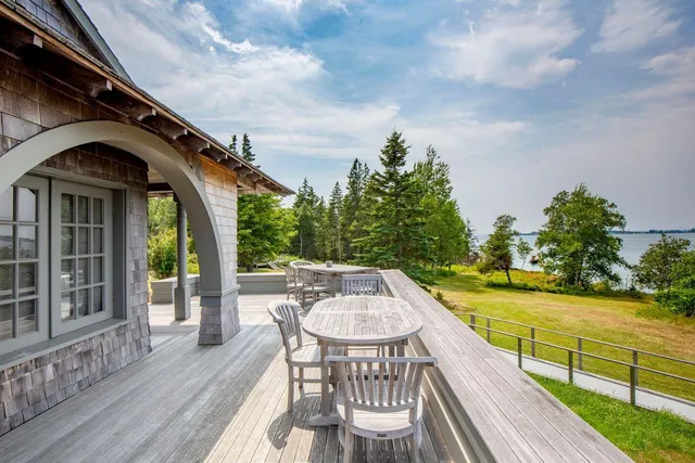 $2,750,000 | 14 Kingsbury Point, Vinalhaven, ME 04863