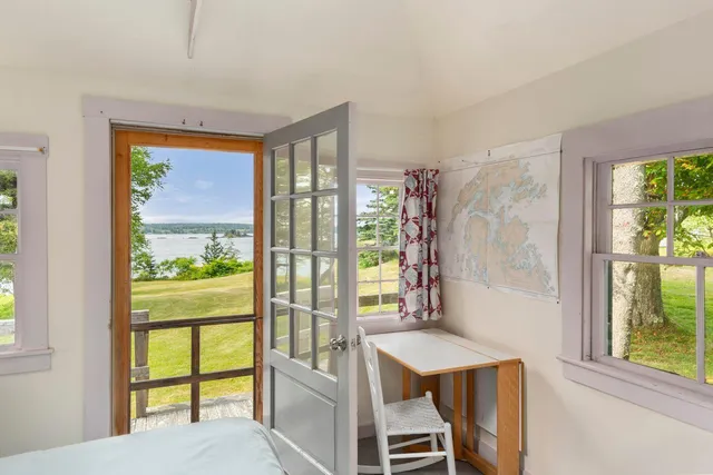 $2,750,000 | 14 Kingsbury Point, Vinalhaven, ME 04863