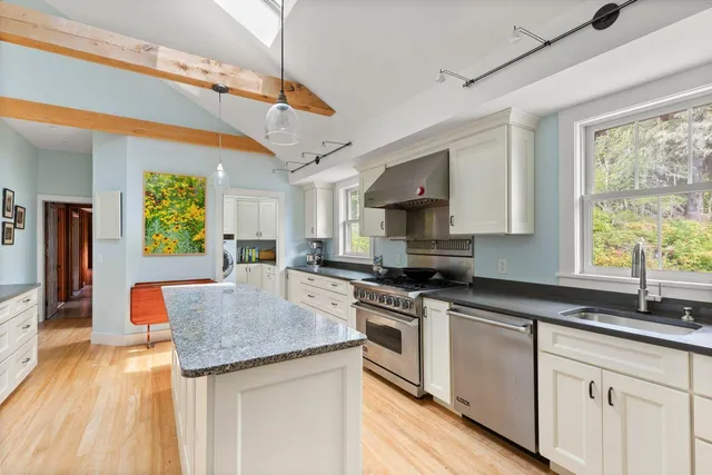 $2,750,000 | 14 Kingsbury Point, Vinalhaven, ME 04863