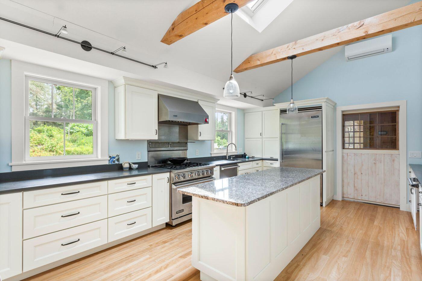 14 Kingsbury Point Vinalhaven, ME 04863 - Photo 9 of 33 W10-ME2878_10