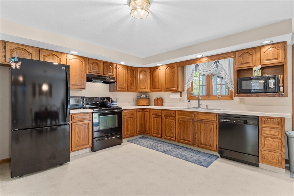 10 Barnstable Road Norfolk, MA 02056 - Photo 7 of 36