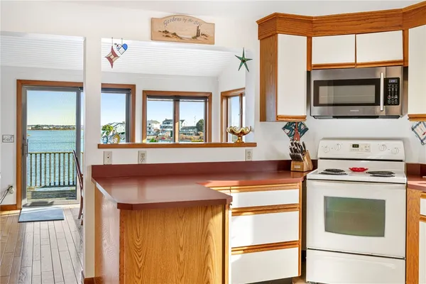 $2,200,000 | 210 Washington Street, South Kingstown, RI 02879