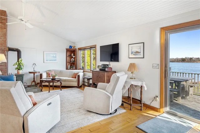 $2,200,000 | 210 Washington Street, South Kingstown, RI 02879
