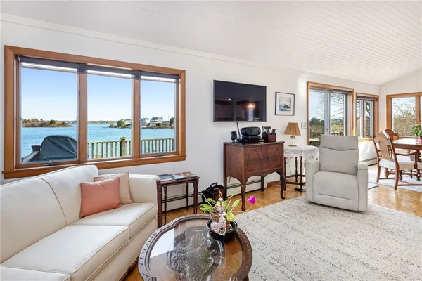 $2,200,000 | 210 Washington Street, South Kingstown, RI 02879