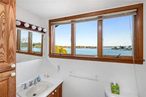 $2,200,000 | 210 Washington Street, South Kingstown, RI 02879