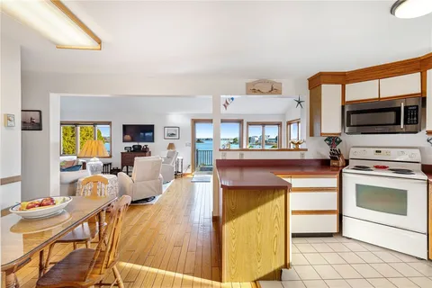 $2,200,000 | 210 Washington Street, South Kingstown, RI 02879