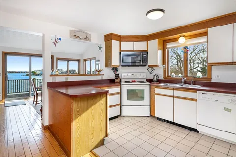 $2,200,000 | 210 Washington Street, South Kingstown, RI 02879