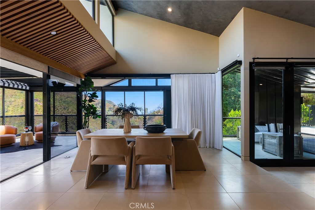 21656 Las Flores Heights Road Malibu, CA 90265 - Photo 9 of 71