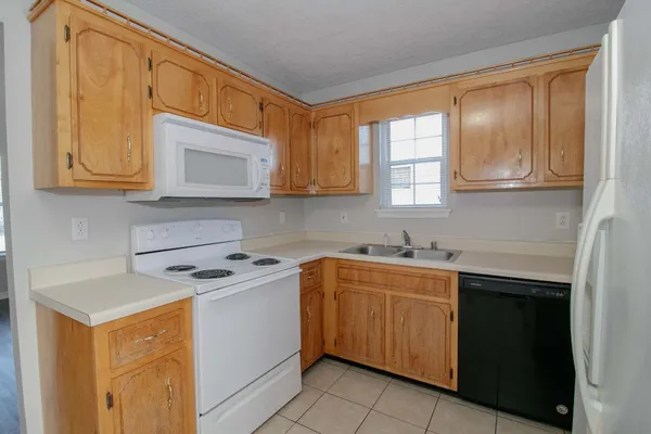 $1,180 | 303 Ashley Street, Oak Grove, KY 42262